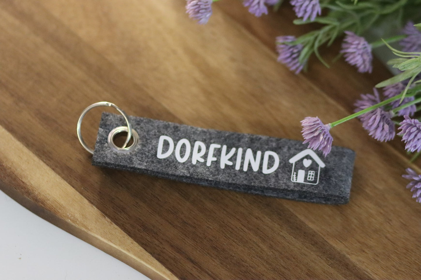 Filzanhänger „Dorfkind“