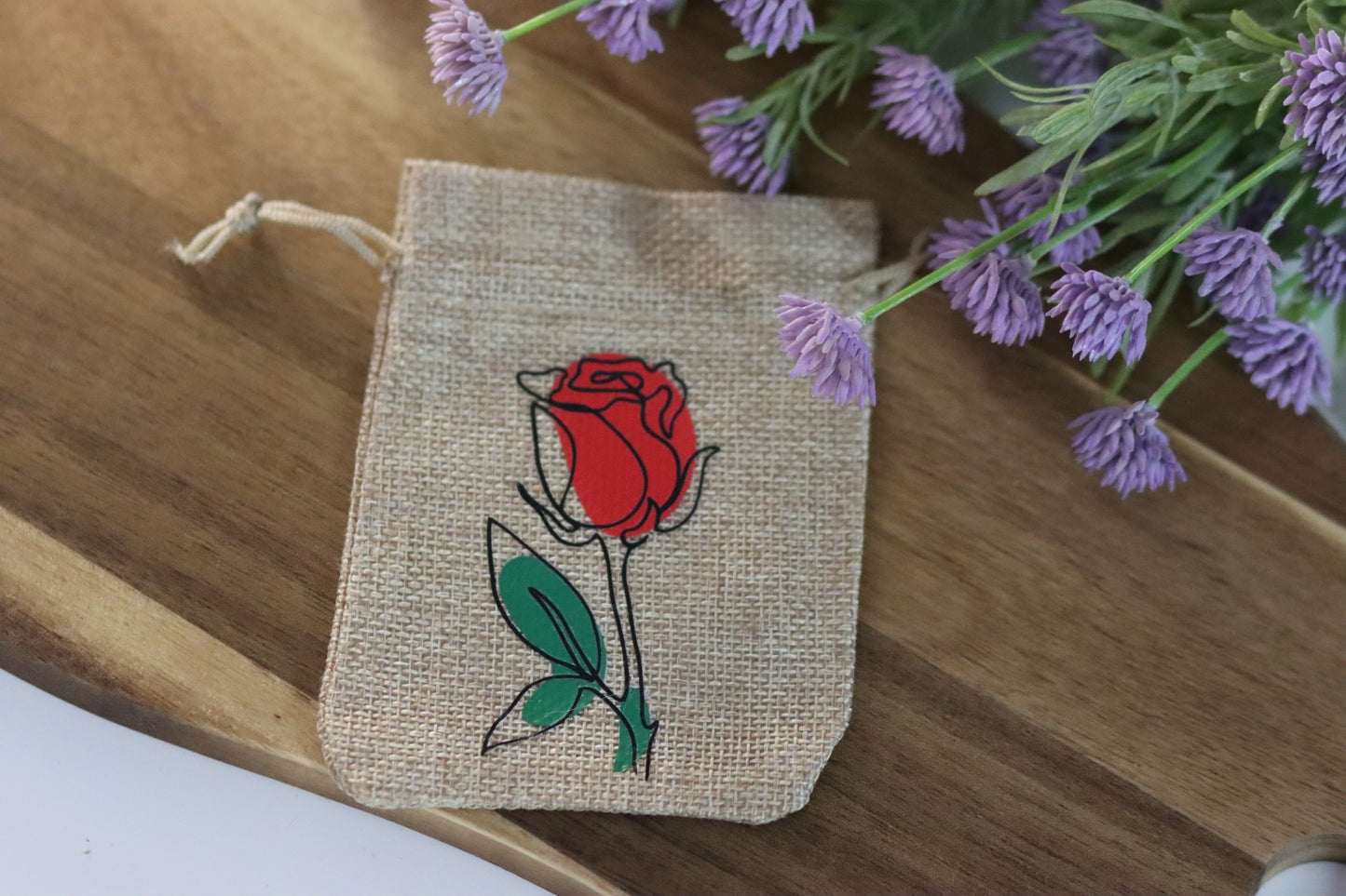 Geschenktüte mit minimalistischer Rose | 9 × 11,5 cm